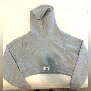 ALO Arena Cropped hoodie in athletic heather grey